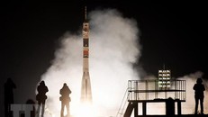 Tên lửa đẩy mang theo tàu vũ trụ Soyuz MS-12 của Nga rời bệ phóng tại bãi phóng Baikonur Cosmodrome ở Kazakhstan, ngày 14/3/2019. (Ảnh: AFP/TTXVN)