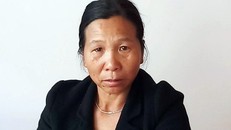 Nữ nghi can tại cơ quan điều tra sau khi bị bắt. Ảnh: Khánh Hương.