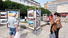 Triển lãm ảnh Việt Nam – Đất nước – Con người tại lễ hội. (Ảnh: Hồng Kỳ/Vietnam+)