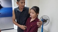 Hai cha con may mắn thoát chết.