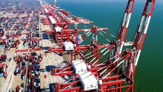 Cảng hàng hóa tại Quảng Châu, tỉnh Quảng Đông, Trung Quốc. Ảnh: THX/TTXVN