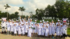 Bắt đầu chuyến tham quan ngôi nhà lý tưởng của những cô bò hạnh phúc nhất vùng đất Tây Ninh thôi!