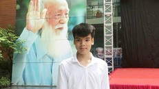 Em Đức Anh tại trường THCS&THPT Lương Thế Vinh ngày 16/6. (Ảnh: Triệu Vương)