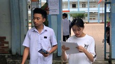 Công an vào cuộc vụ thí sinh Sơn La ‘chơi’ điện thoại ở phòng chờ thi