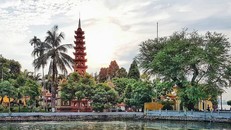 Chùa Trấn Quốc còn có tên gọi khác là gì?