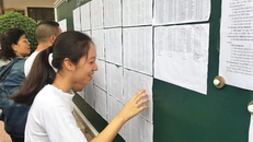 Thí sinh Hải Phòng đi xem công bố điểm vào 10.