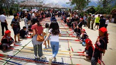 Hơn 10.000 người tham gia nhảy sạp tại Fansipan, xác lập kỷ lục Việt Nam