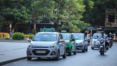 Bộ GTVT nói gì về quy định ‘mặc đồng phục’ cho taxi