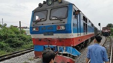 Đi vệ sinh ở đường ray, nam thanh niên bị tàu hoả đâm tử vong