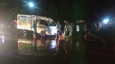 Hiện trường vụ tai nạn tông xe máy khiến 2 người tử vong. - Ảnh: Giao Thông