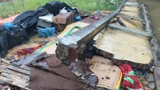 Hiện trường bức tường bê tông đổ vào 4 thợ xây. Ảnh: Zing.vn