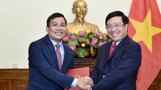 Phó Thủ tướng Phạm Bình Minh trao quyết định cho tân Thứ trưởng Nguyễn Minh Vũ