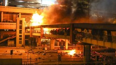 Quân đội Trung Quốc 'cam kết bảo vệ' Hong Kong nếu đối đầu dâng cao