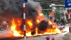 Xe sang Mercedes GLC 250 cháy rụi sau tai nạn, một người chết