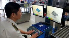Tạm giữ nam hành khách mang súng săn và 177 viên đạn vào sân bay Nội Bài