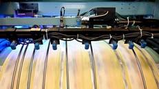 Nhà máy in tiền lớn nhất thế giới gặp khó vì hết tiền. - Ảnh: AFP