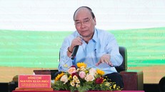 Thủ tướng Nguyễn Xuân Phúc đối thoại với nông dân. - Ảnh: VGP/Quang Hiếu
