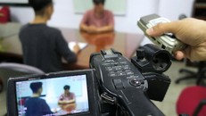 Ghi âm, ghi hình trở thành phương tiện được quy định phải có trong hoạt động hỏi cung. - Ảnh: Tuổi Trẻ