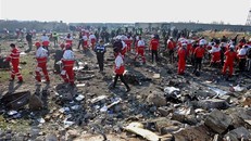 Hiện trường vụ máy bay của hãng hàng không quốc tế Ukraine rơi tại Tehran, Iran ngày 8/1/2020. (Nguồn: THX/TTXVN)