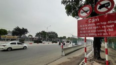 Biển cấm các phương tiện đi vào đường đua F1 trên đường Lê Đức Thọ. - Ảnh: Vnexpress