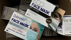 Số khẩu trang bị thu giữ.