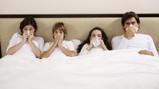 Có nên 'trốn' trong nhà để phòng ngừa dịch COVID-19?