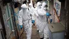 Trung Quốc lo lây dịch Covid-19 ngược từ bên ngoài