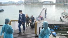 Đối phó với Covid-19, Quảng Ninh tạm dừng đón khách du lịch