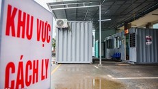 Cận cảnh phòng khám dã chiến chống dịch Covid-19 được dựng từ thùng container