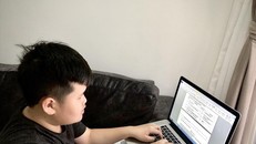 Học sinh học online