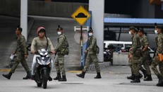 Sớm đưa công dân Việt Nam mắc kẹt tại sân bay Malaysia trở về nước