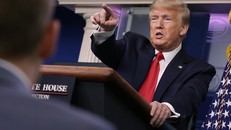 Tổng thống Trump và lãnh đạo WHO khẩu chiến sau chỉ trích 'khuyến cáo sai lầm'