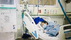 Bác ruột của bệnh nhân số 17 mắc COVID-19 trở nặng, 3 lần ngưng tuần hoàn