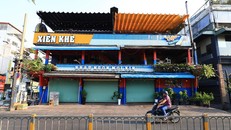 Mở cửa ngành nào trước để phục hồi kinh tế sau dịch COVID-19?