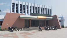 Bình Định: Đình chỉ Giám đốc Trung tâm văn hóa huyện mang chuông bán đồng nát