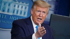 Tổng thống Mỹ tuyên bố sẽ tạm thời đóng băng quỹ tài trợ cho WHO