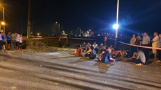 Theo mẹ đi làm đồng, bé trai 4 tuổi rơi xuống hố ga tử vong