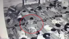 Lại xuất hiện thêm một clip trẻ mầm non làm chuyện 'nhạy cảm' trong giờ nghỉ trưa
