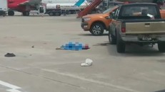 Hiện trường vụ tai nạn trong sân bay Nội Bài chiều nay 6/7. - Ảnh: Dân Trí