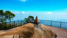 Đỉnh núi Bà Đen.