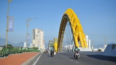 Đường phố Đà Nẵng vắng lặng trong ngày đầu giãn cách xã hội