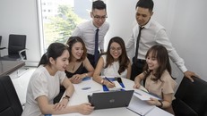 Cơ hội được đào tạo, trải nghiệm thực tế công việc và tham gia vào các dự án lớn là những điểm thu hút các bạn trẻ tài năng đến với Chương trình “Quản trị viên tập sự” của Vinamilk. 