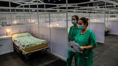 Trung Quốc cử chuyên gia chống Covid-19 tới Hong Kong