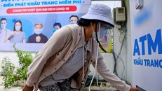 Sau ‘ATM gạo’, ‘ATM khẩu trang miễn phí’ xuất hiện tại TP.HCM