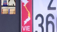 Nhiều xe gắn decal bản đồ Việt Nam có trường hợp chỉ thể hiện phần đất liền mà không có hai quần đảo.