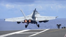 Tàu sân bay Mỹ diễn tập trên Biển Đông