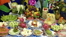 Mâm cỗ Trung thu chủ yếu là hoa quả, bánh trái.