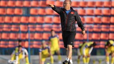 Tuyển Việt Nam gặp khó, thầy Park có dám chơi bài liều