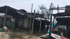 Nhiều nhà dân bị tốc mái, hư hỏng nặng