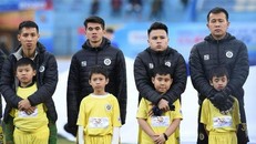 BTC Siêu cúp Quốc gia nhận lỗi vì để trẻ nhỏ mặc áo cộc tay